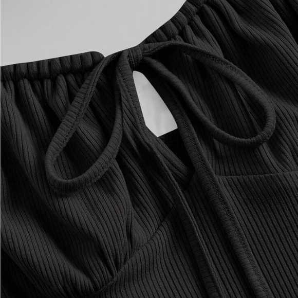 Black Backless Halter Bodycon Midi Dress - Picture 4 of 12